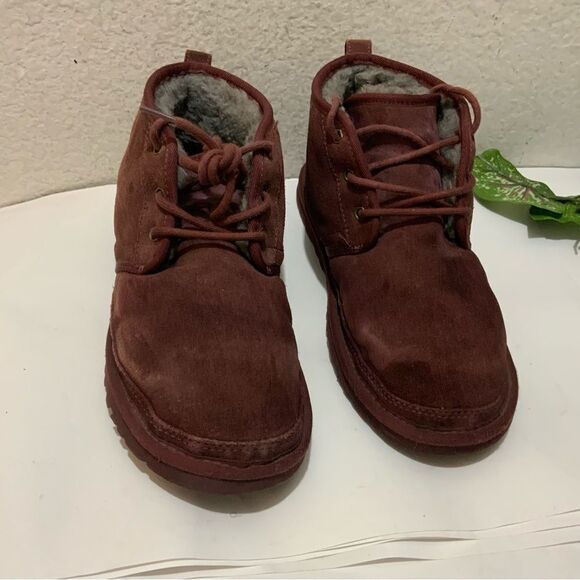 UGG Neumel 3236 Men's Burgundy Suede Cordovan Ankle Boots size 9/42 - Picture 1 of 11